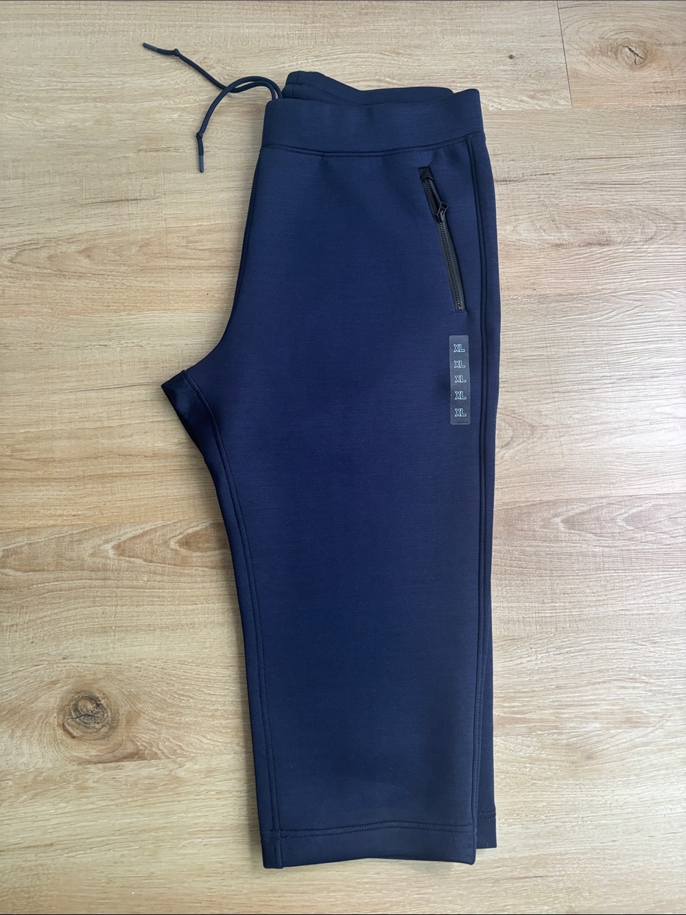 NEW Uniqlo Navy Blue Active Capri Pants